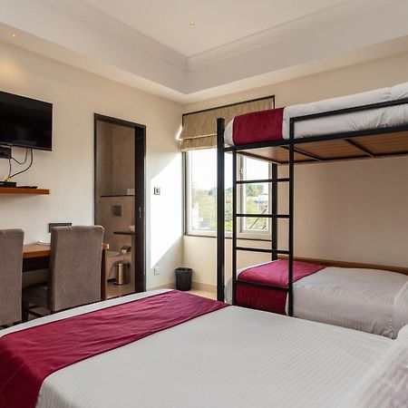 Raghunandan Palace - A Premier Boutique Stay, City Center & 500 Meters From City Railway Station Udaipur Bagian luar foto