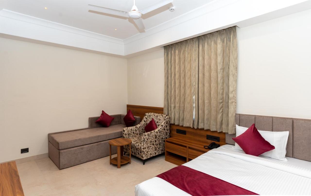 Raghunandan Palace - A Premier Boutique Stay, City Center & 500 Meters From City Railway Station Udaipur Bagian luar foto