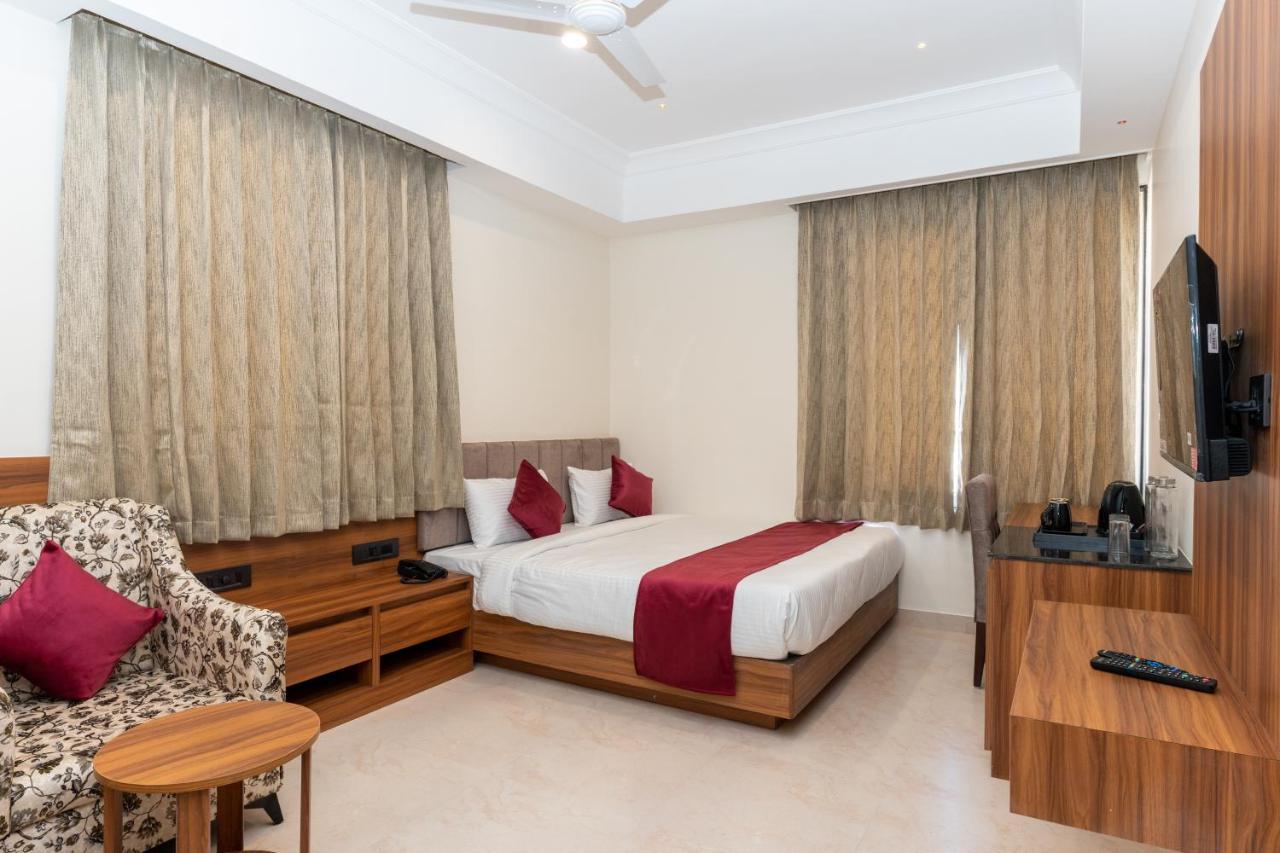 Raghunandan Palace - A Premier Boutique Stay, City Center & 500 Meters From City Railway Station Udaipur Bagian luar foto