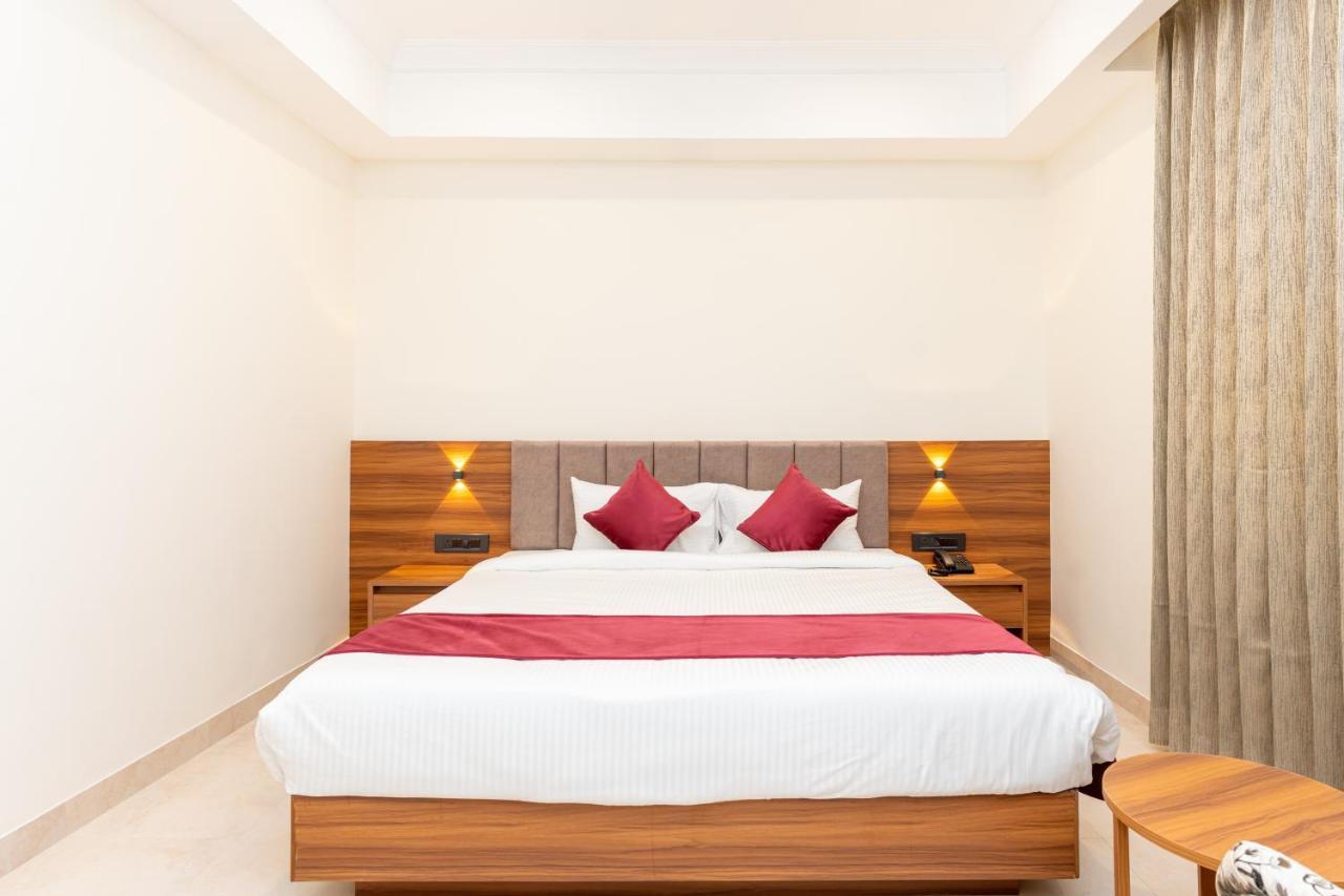 Raghunandan Palace - A Premier Boutique Stay, City Center & 500 Meters From City Railway Station Udaipur Bagian luar foto