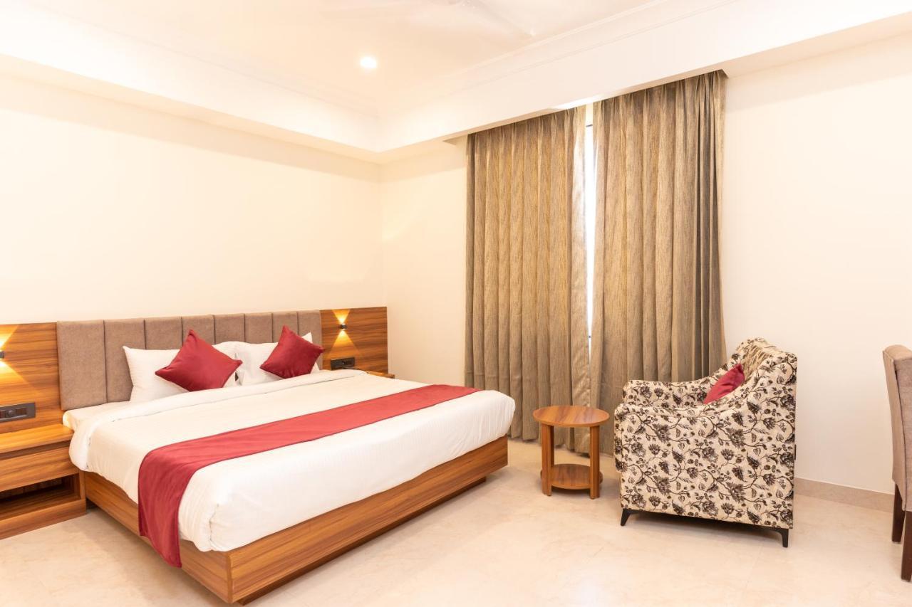 Raghunandan Palace - A Premier Boutique Stay, City Center & 500 Meters From City Railway Station Udaipur Bagian luar foto