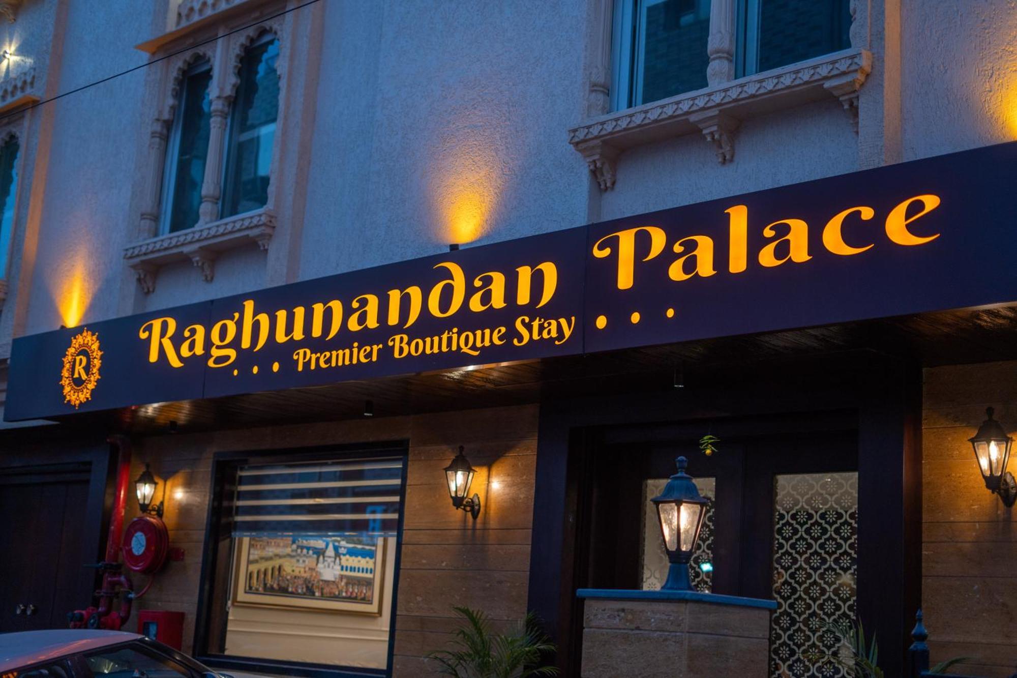 Raghunandan Palace - A Premier Boutique Stay, City Center & 500 Meters From City Railway Station Udaipur Bagian luar foto